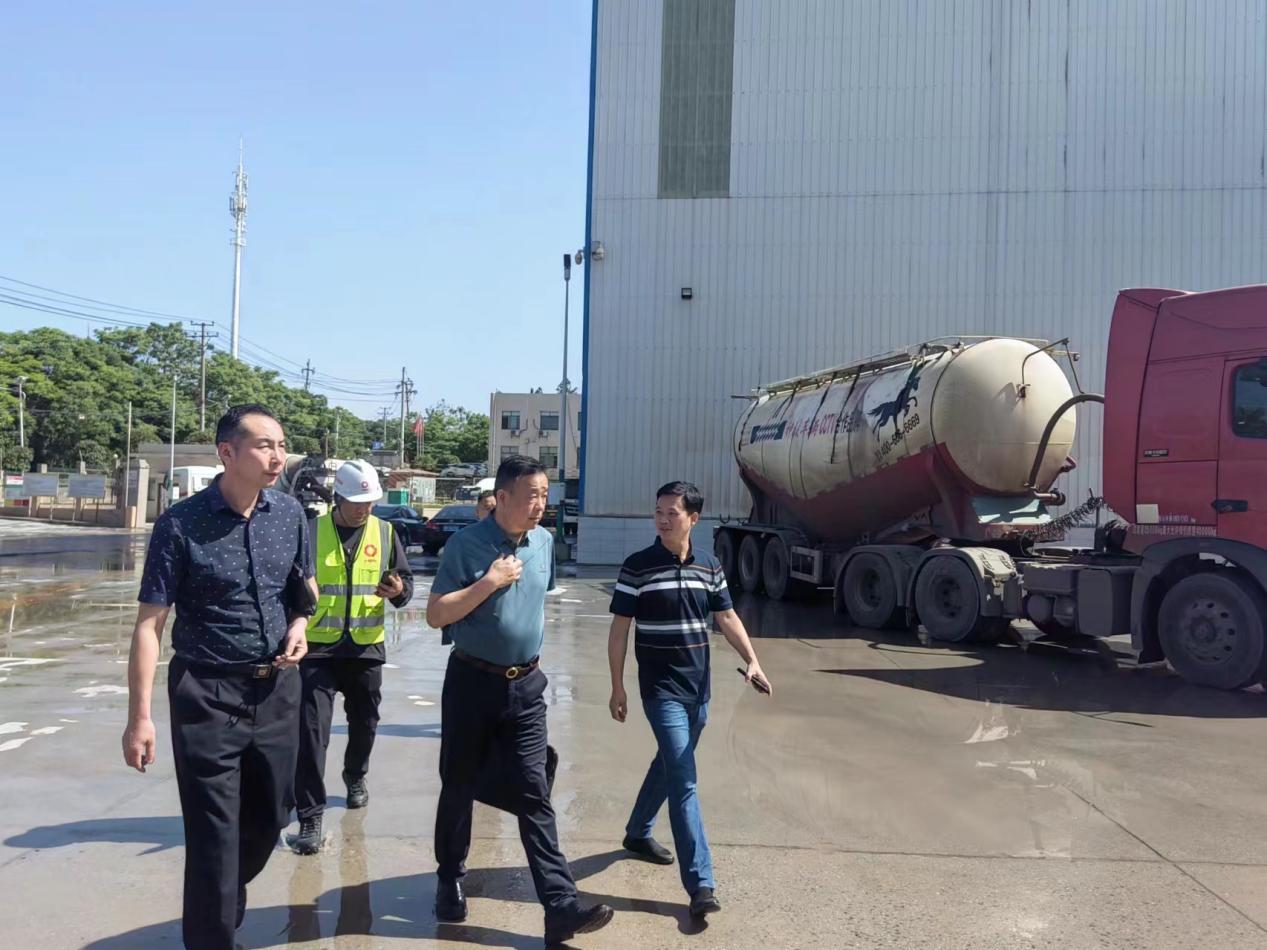 事务中心赴荷塘区开展突出环境问题督察工作