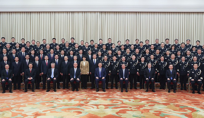 习近平会见全国公安工作会议代表