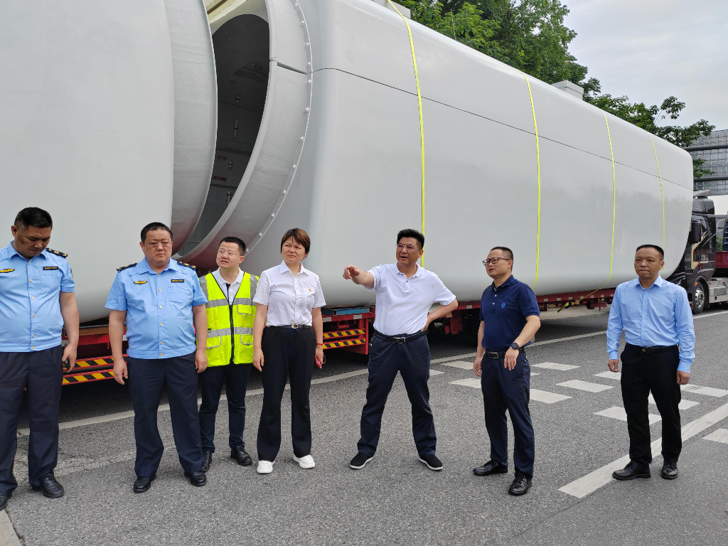 付访华督查高速公路“三保三大”及安全生产工作