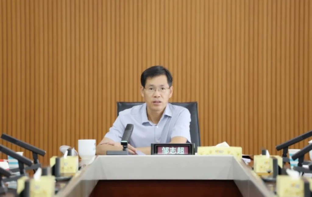 株洲经开区党工委召开会议