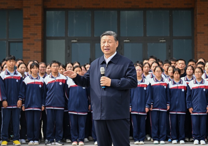 习近平在青海考察时强调：持续推进青藏高原生态保护和高质量发展 奋力谱写中国式现代化青海篇章