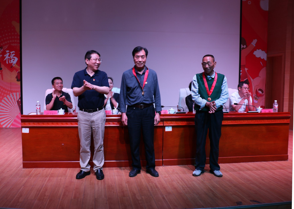 凝心聚力心向党 踔厉奋发谱新篇 ——株洲市民政局召开庆祝中国共产党成立103周年 暨“七一”表彰会议