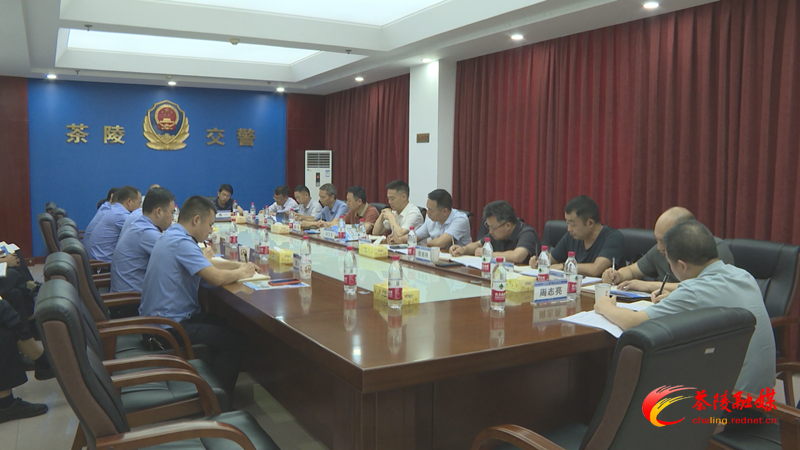 县人大常委会调研道路交通安全管理工作