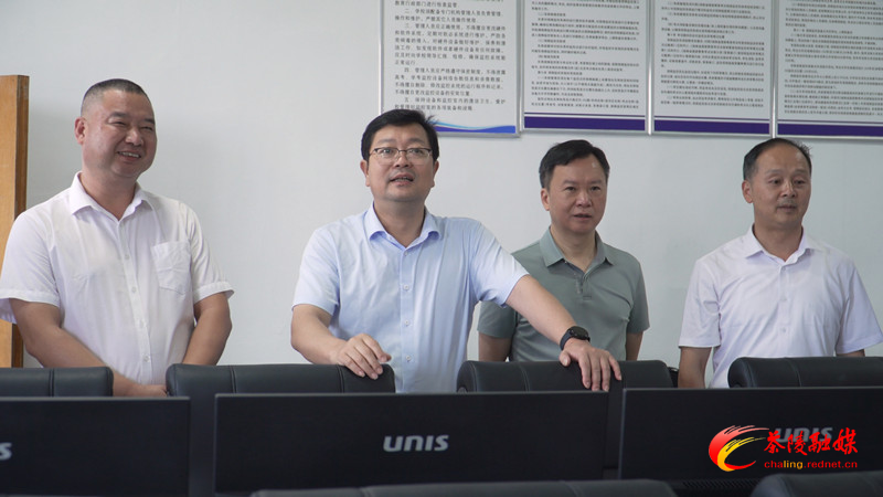 杨红兵带队巡视高考考点及周边环境工作