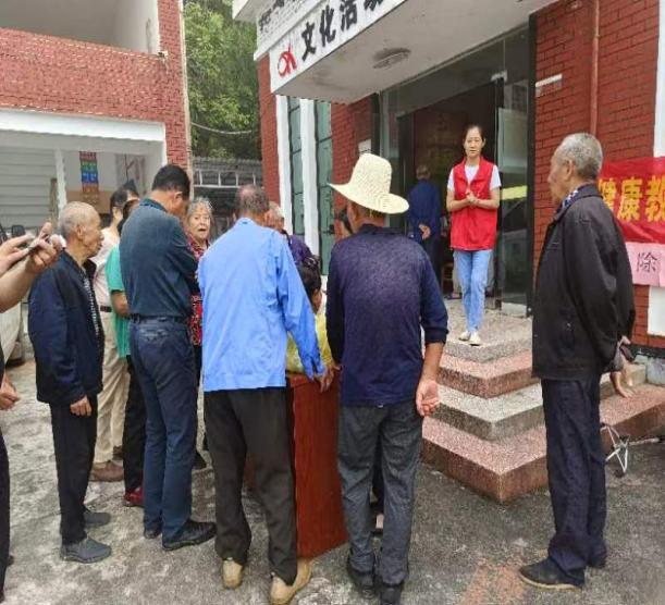 龙船镇开展计生协会员活动日暨 “生育关怀-暖心相伴、好孕相伴，共建生育友好型社会”主题宣传活动