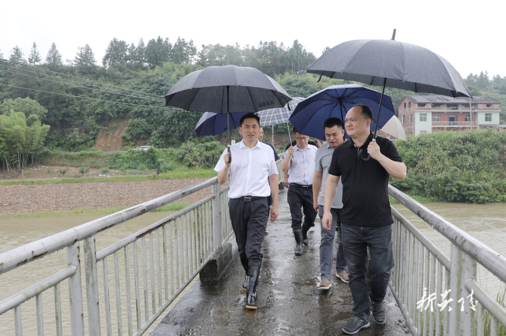 尹朝晖到霞阳镇、鹿原镇督导防汛抗旱工作