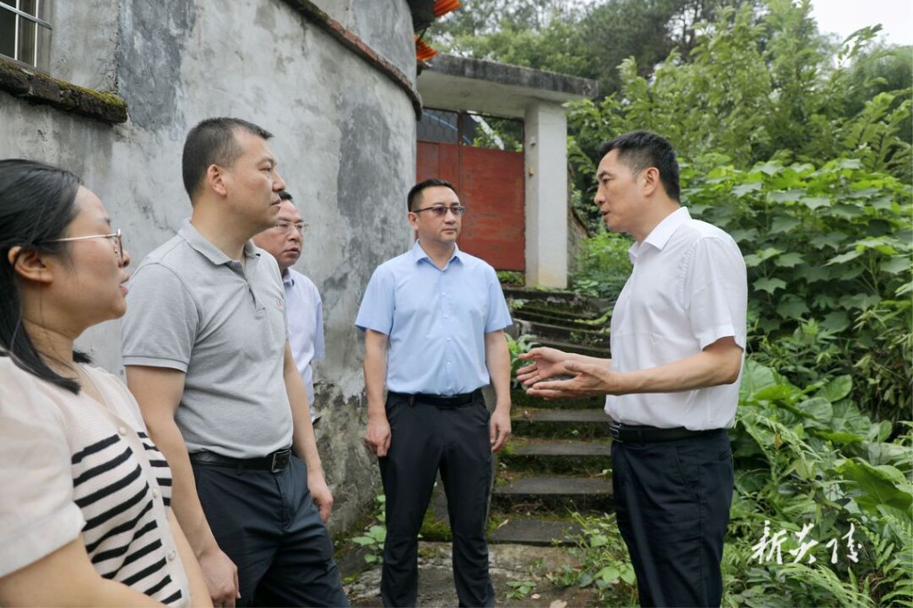 尹朝晖到霞阳镇、船形乡督导防汛抗灾工作