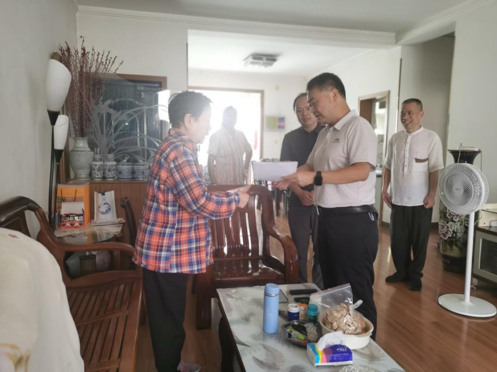 株洲：关爱烈属 让“光荣之家”温暖常在
