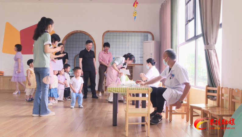 【不一样的六一】县妇幼保健院开展“六一”节爱心义诊活动