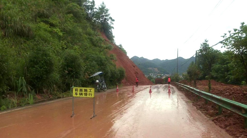 李鹏程督导防汛工作 强调：坚持人民至上 生命至上 确保安全度汛