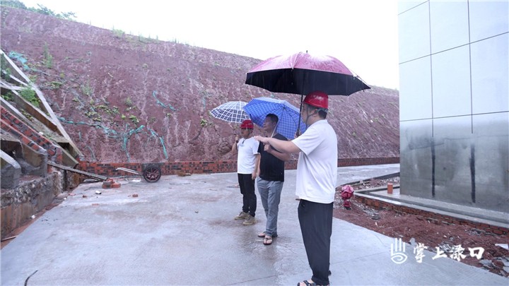渌口区住建局拉网式排查建筑工地防汛安全措施落实情况