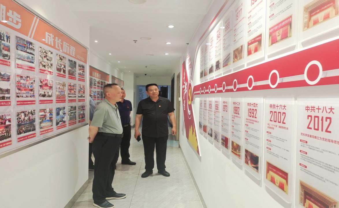 区市场监管局走访调研非公企业党建工作