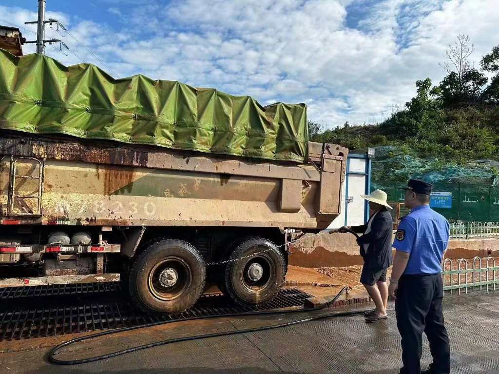石峰区城管局曝光一批建筑垃圾及渣余土清运处置违法违规典型案例