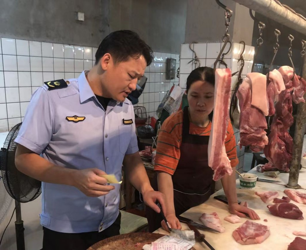 闻“汛”而动！株洲市市场监管局开展汛期市场价格检查