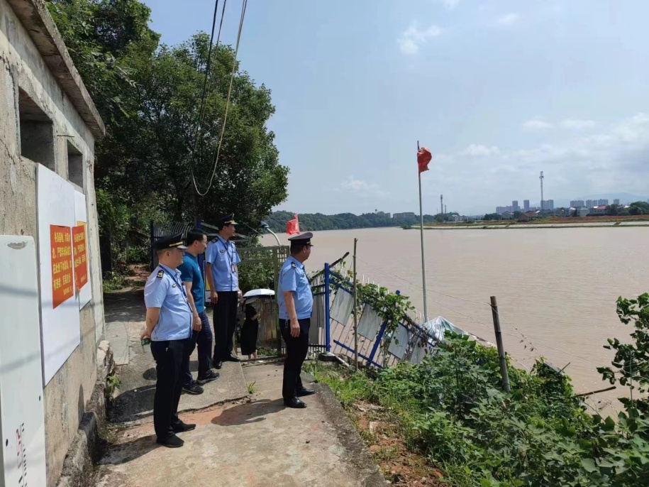 联星街道：打击违规垂钓 共护一江碧水
