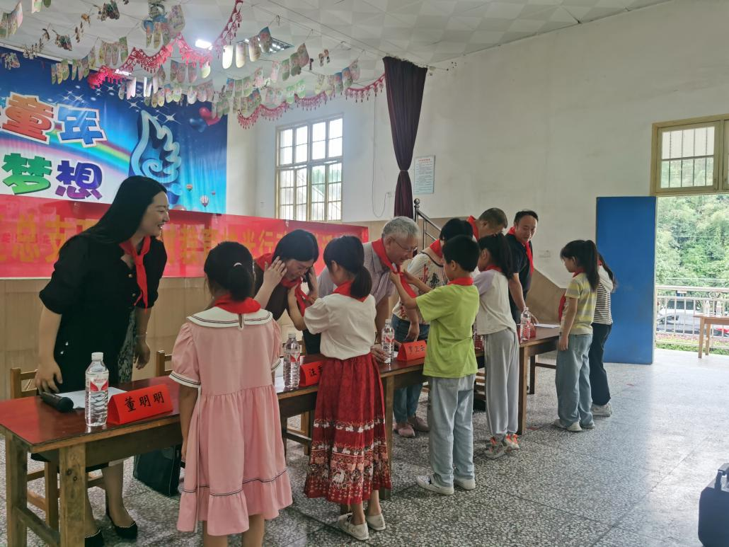 “青”心呵护，守“未”成长丨 民盟渌口区总支一行赴龙潭镇龙潭小学开展农村教育烛光行动助学活动