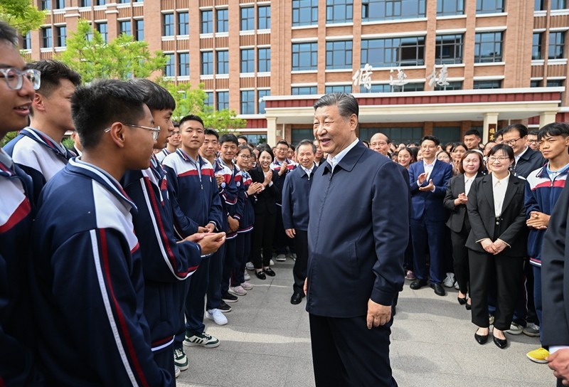 习近平在青海考察时强调：持续推进青藏高原生态保护和高质量发展 奋力谱写中国式现代化青海篇章