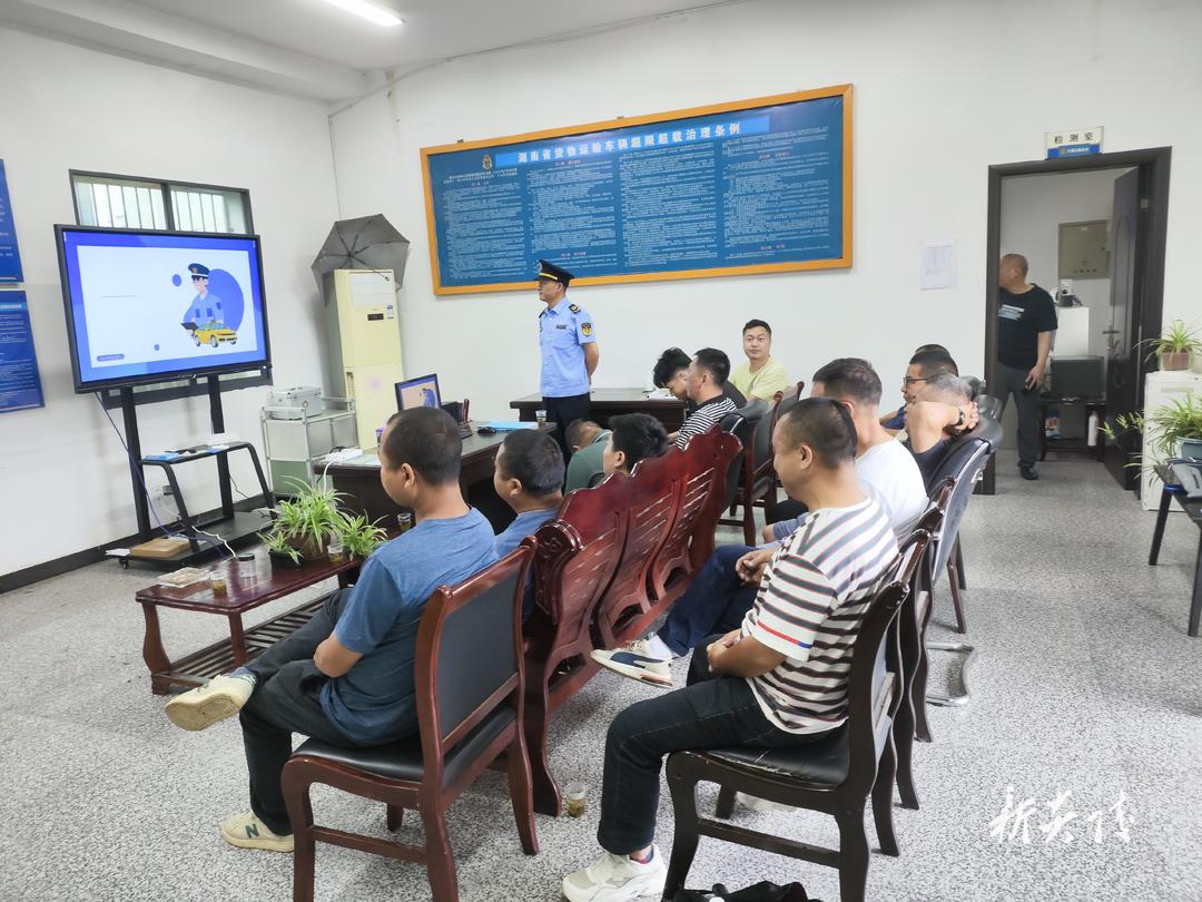 县交通运输局：强化大货车管理 确保交通安全畅通