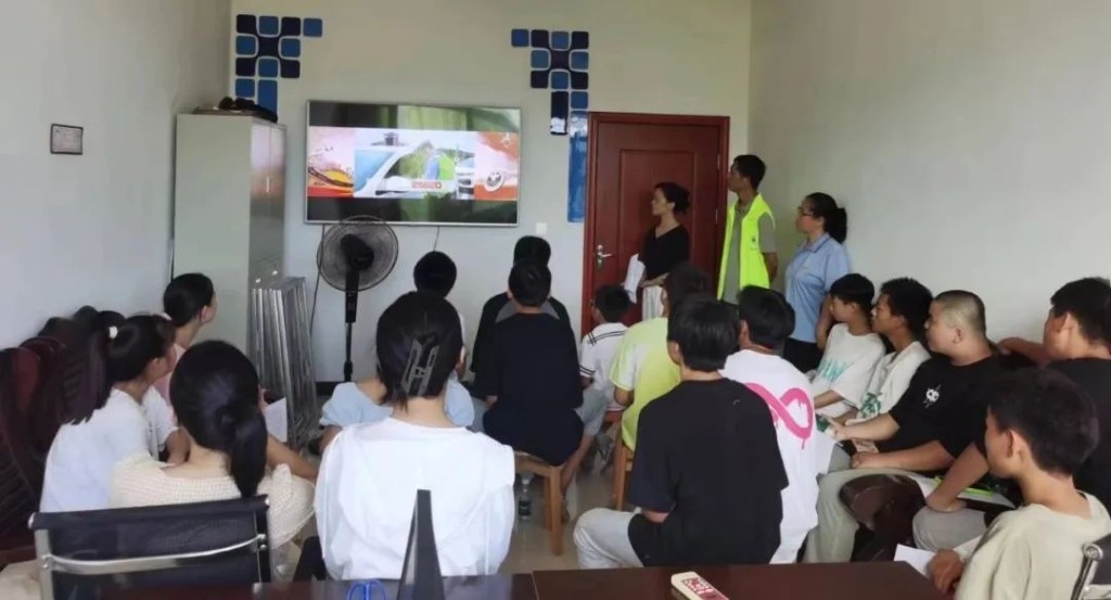 国瓷街道：快乐过暑假 青春不毒行