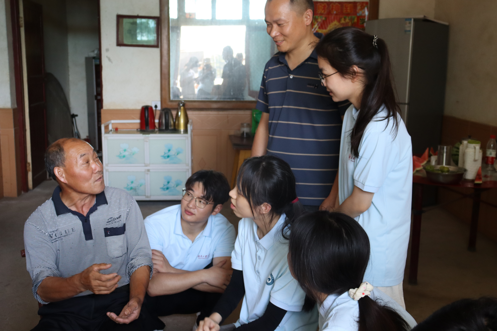 寻访红色基因 传承左权精神——湖南工业大学“三下乡”队伍在左权镇调研实践