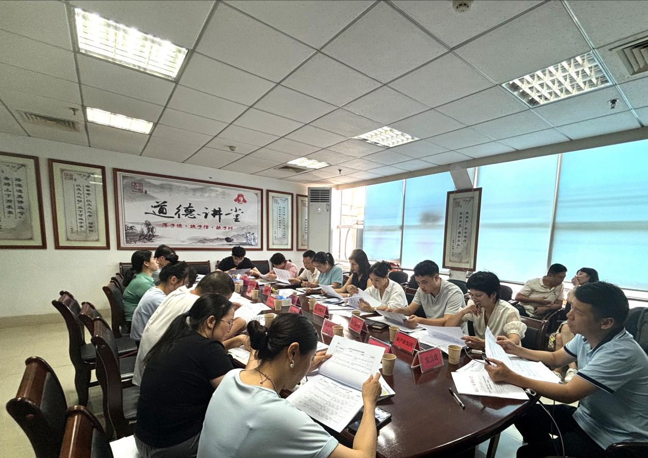 区发改局组织项目服务责任单位召开工作调度会