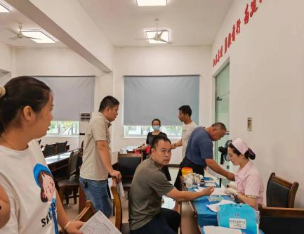 “以血为媒，以爱为桥”——龙船镇组织开展无偿献血活动