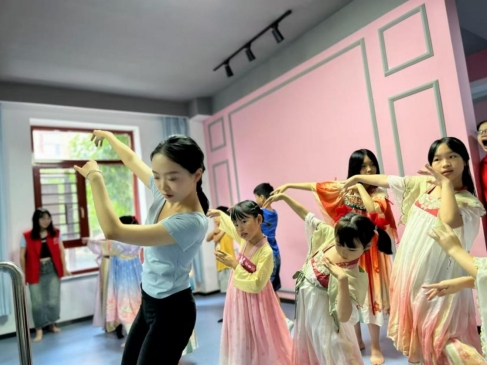 来龙门街道:弘扬传统文化 播撒廉洁“种子”