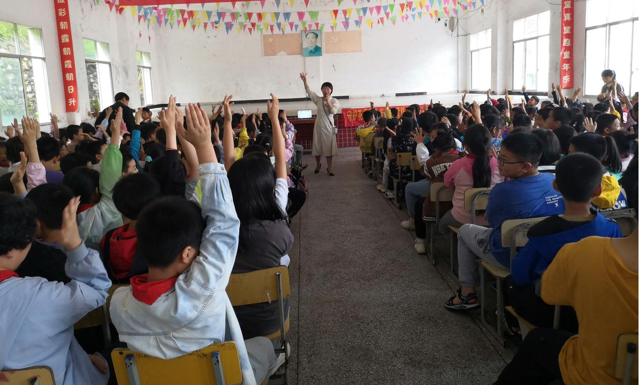 “防性侵”青春期教育送课下乡 --株洲市民政局防性侵教育进村社区项目走进攸县网岭镇槚山社区中心完小