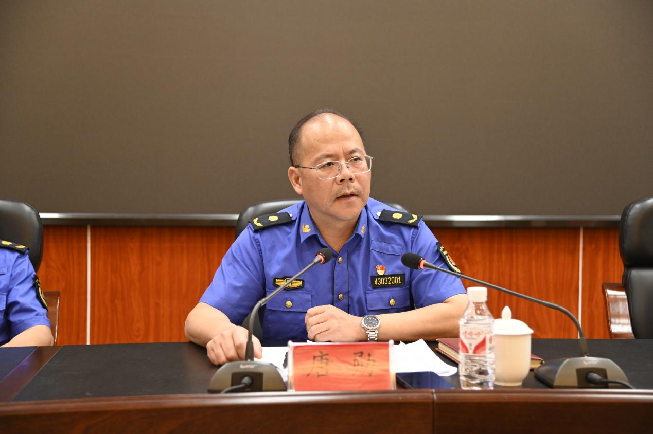 区城管局召开警示教育大会暨“两带头五整治”纠风防腐专项行动推进会