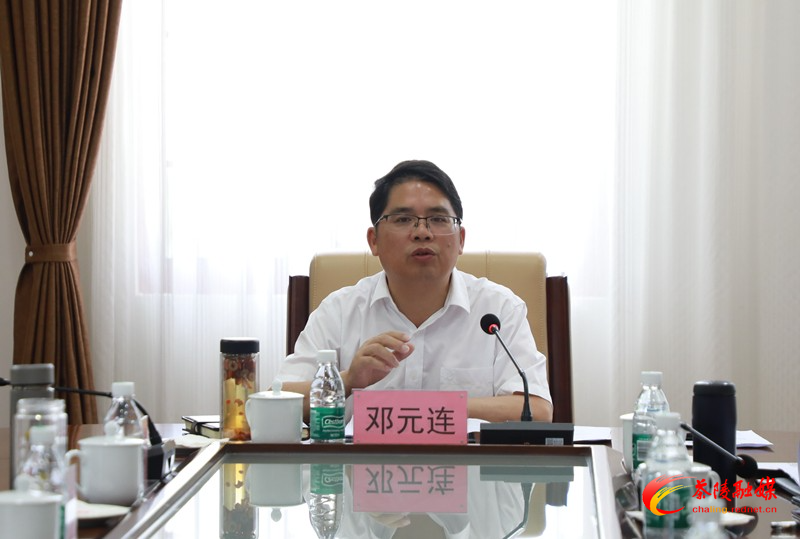 邓元连主持召开县委常委会2024年第12次会议