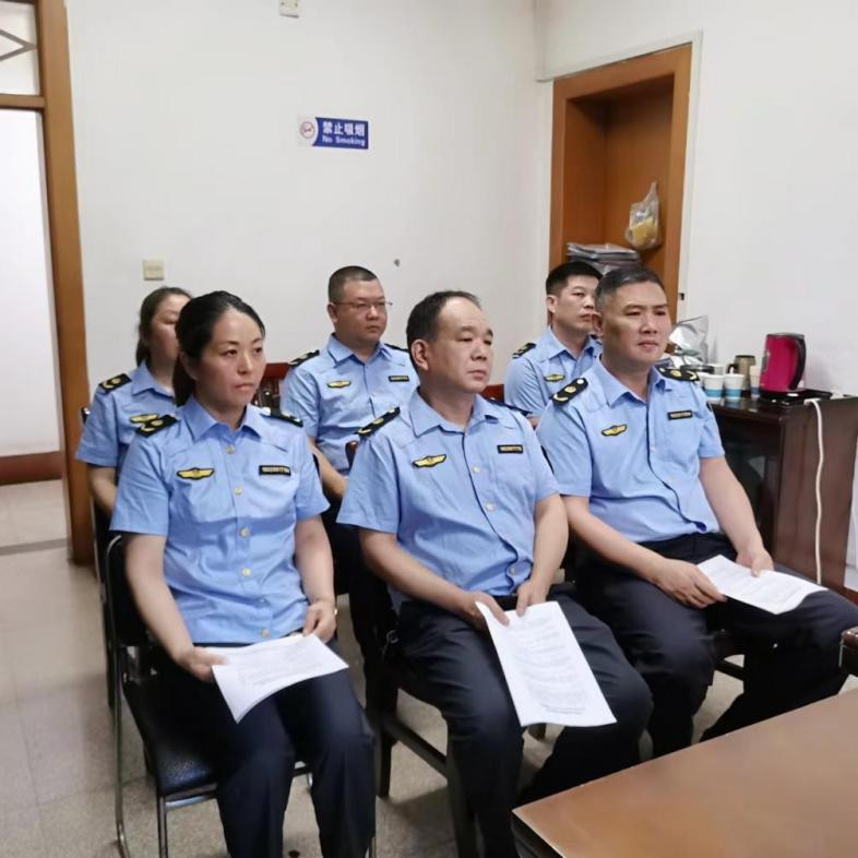 株洲交通执法部门扎实开展高速公路路域环境整治