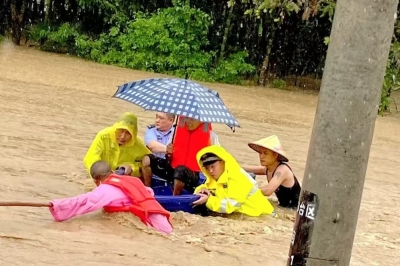 炎陵：党员干部鏖战风雨 筑牢防汛救灾“铜墙铁壁”