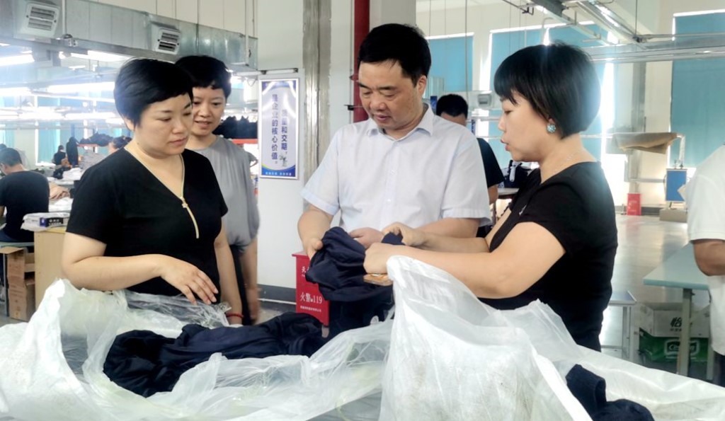 进企业、解难题、促发展 李鹏程深入部分中小企业走访调研 精准护航企业发展