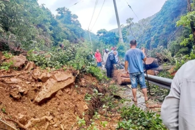 炎陵：党员干部鏖战风雨 筑牢防汛救灾“铜墙铁壁”