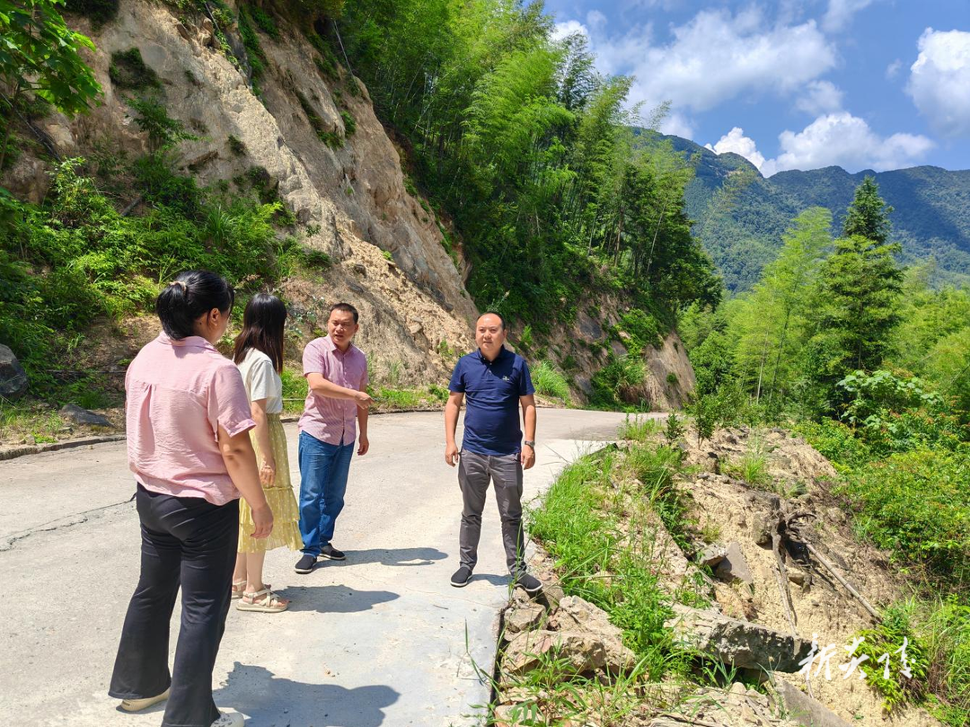 垄溪乡：代表进站解民忧 回应民生关切事
