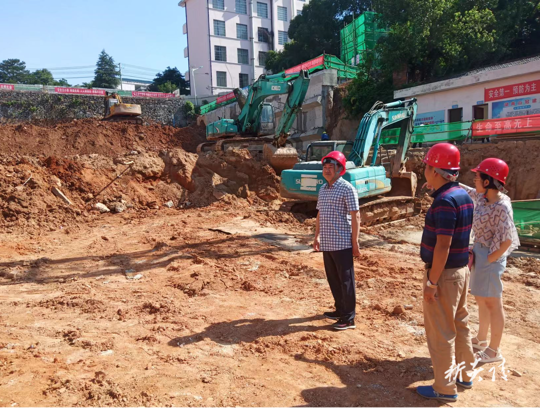 炎陵县：民生可感行动专班现场调度“徐特立项目”建设