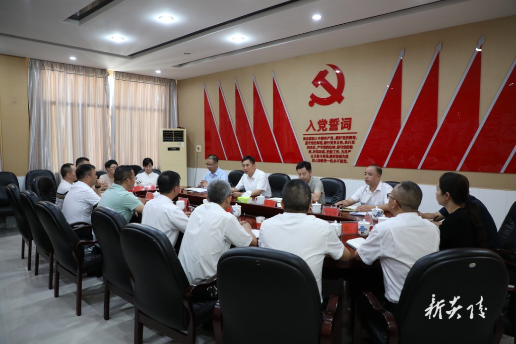 尹朝晖调研财政、司法等工作