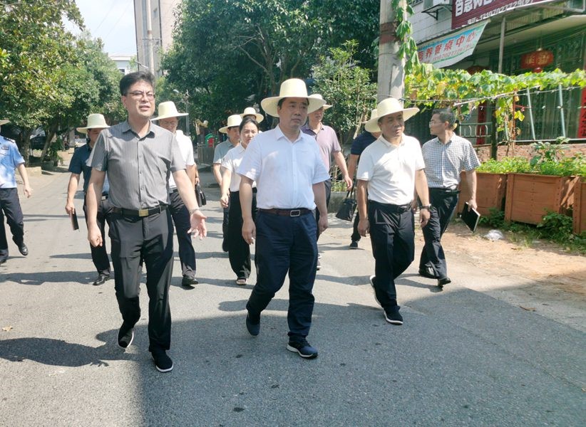 李鹏程调研校园周边安全工作 强调：多措并举 切实筑牢师生安全“防护网”