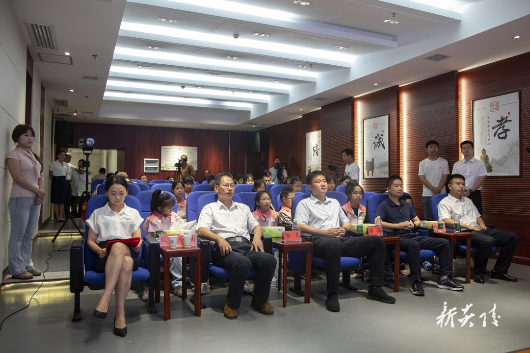 炎陵县红标馆举行红领巾暨青年志愿讲解员实践活动启动仪式