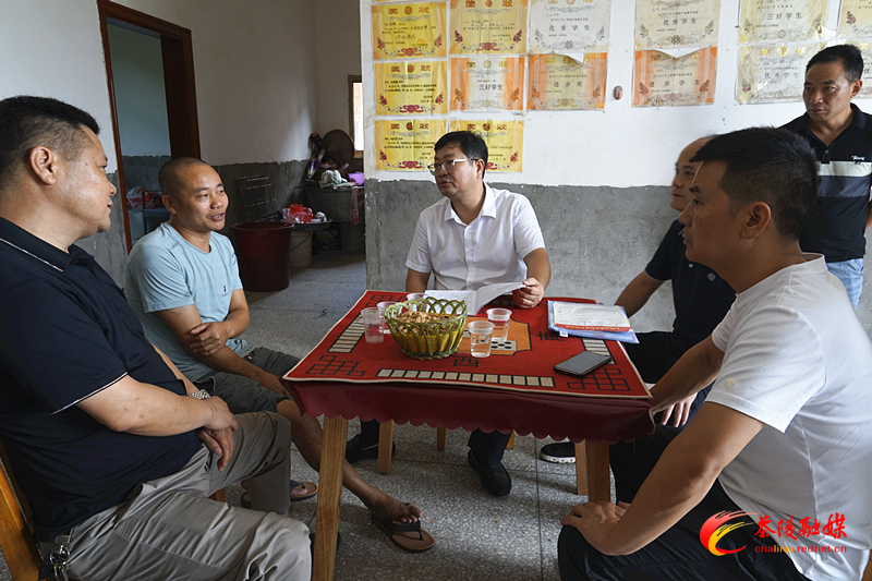 杨红兵到马江镇看望慰问乡村振兴“双结双促”对象