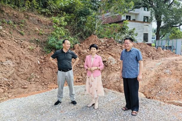 周雪辉赴攸县皇图岭镇港口村调研乡村振兴工作