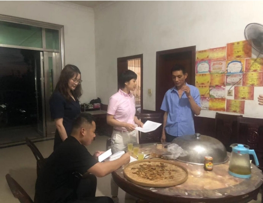 高温停产不松懈！板杉镇开展“烟花爆竹企业涉裸药人员入户家访”行动