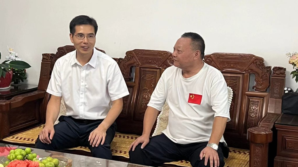 庆“八一”：武挪强走访慰问参战老兵及消防官兵