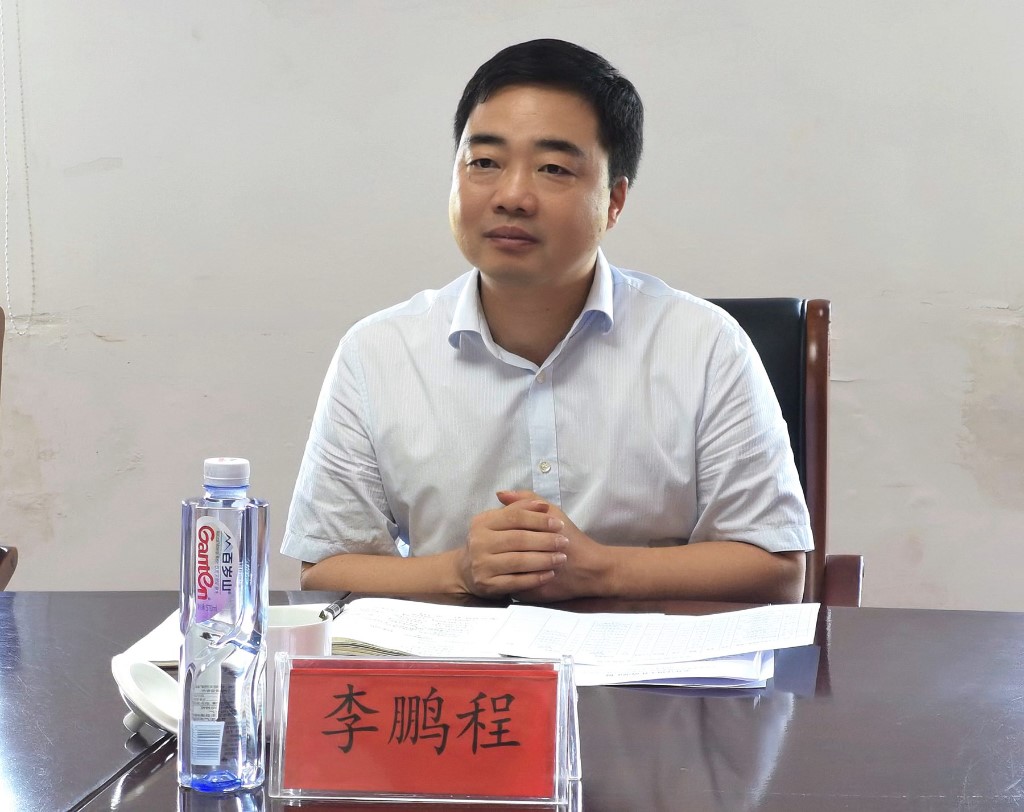 李鹏程赴菜花坪镇调研 强调：夯实基础 厚植情怀 推动高质量发展
