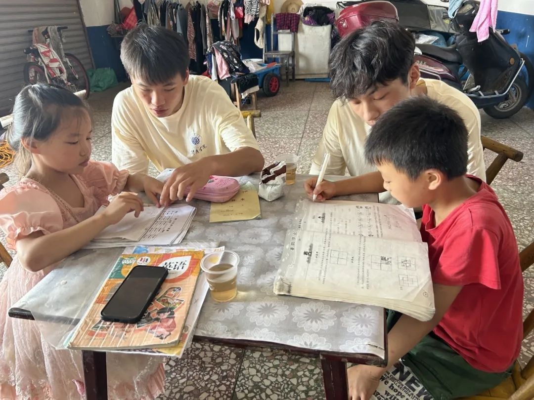 青春筑梦行，爱心满乡间——湖南工业大学“三下乡”志愿服务队走进古岳峰