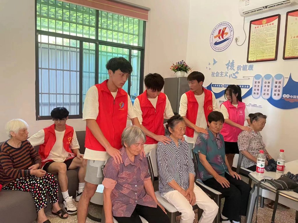 青春筑梦行，爱心满乡间——湖南工业大学“三下乡”志愿服务队走进古岳峰