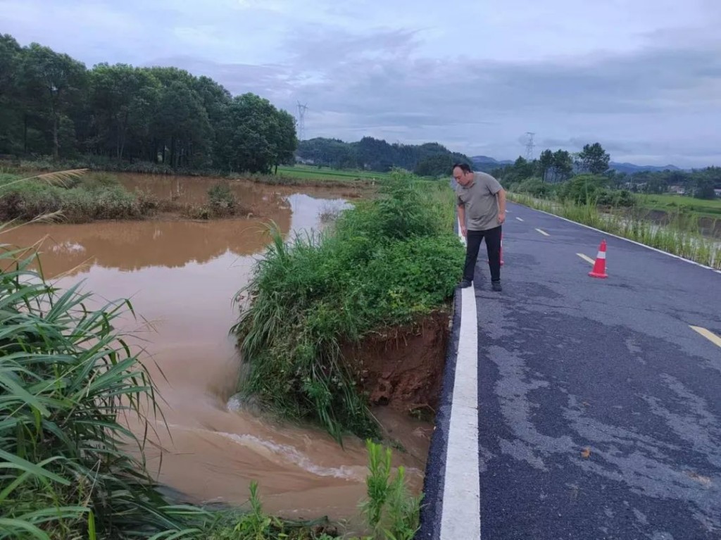 龙潭镇：以“雨”为令，闻“汛”而动——筑牢防汛抗灾的坚实屏障
