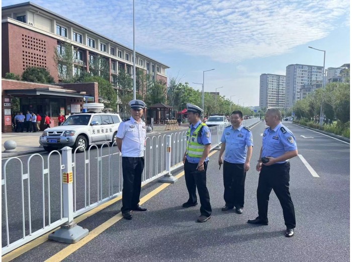 交警支队圆满完成2024年我市“三考”期间道路交通安保工作