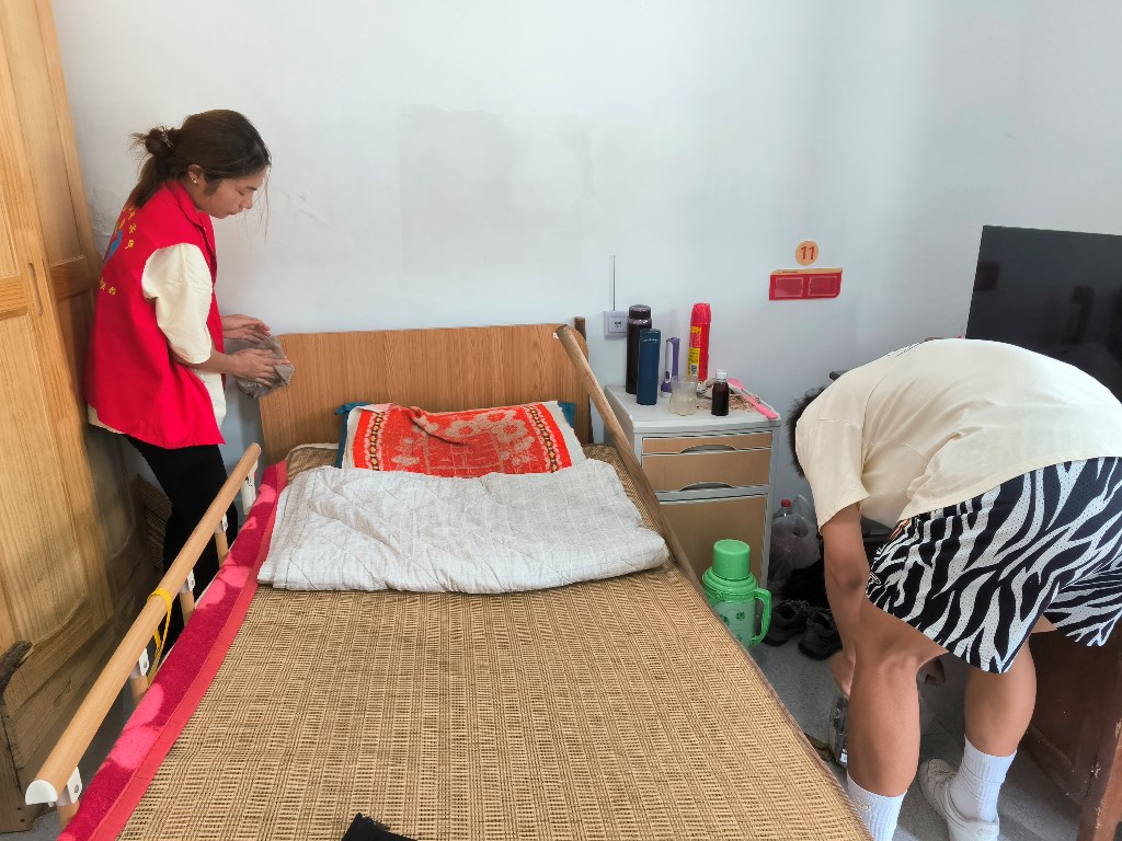 青春筑梦行，爱心满乡间——湖南工业大学“三下乡”志愿服务队走进古岳峰