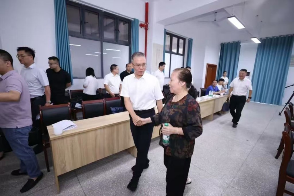 曹慧泉在醴陵下沉接访